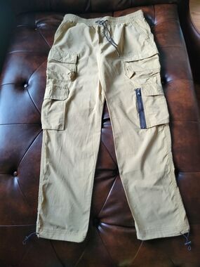 Aeropostale Men's Cargo Pants in Khaki